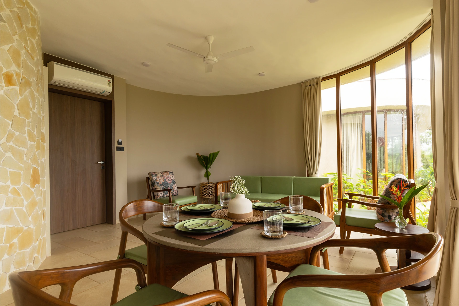 Lakeshore — interior