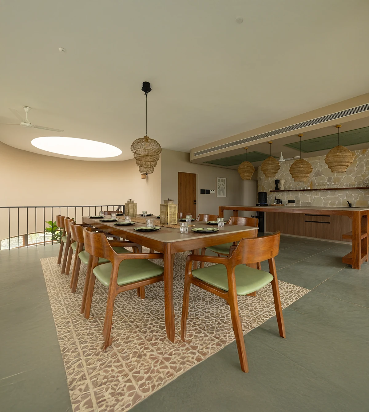 Lakeshore — dining space